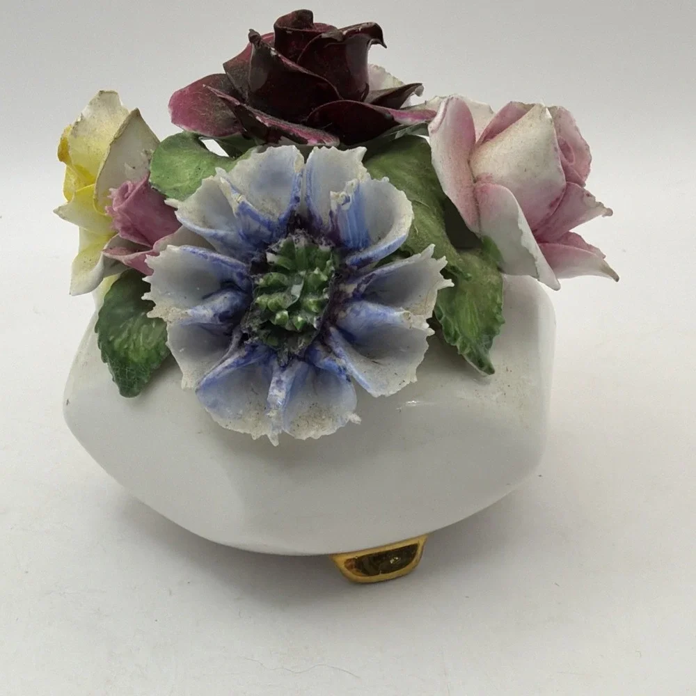 Radnor Bone China Figurine Footed Floral Bouquet 4